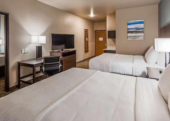 Best Western Golden Spike Inn & Suites
